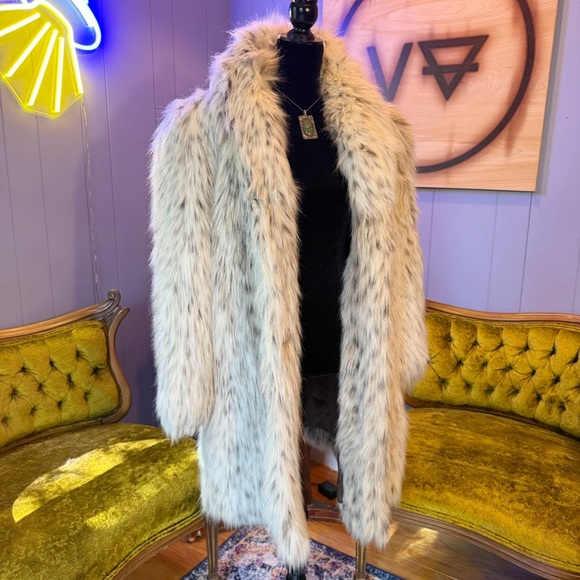 Vintage 80s/90s Jordache Faux Fur Coat Size Large - Picture 1 of 11